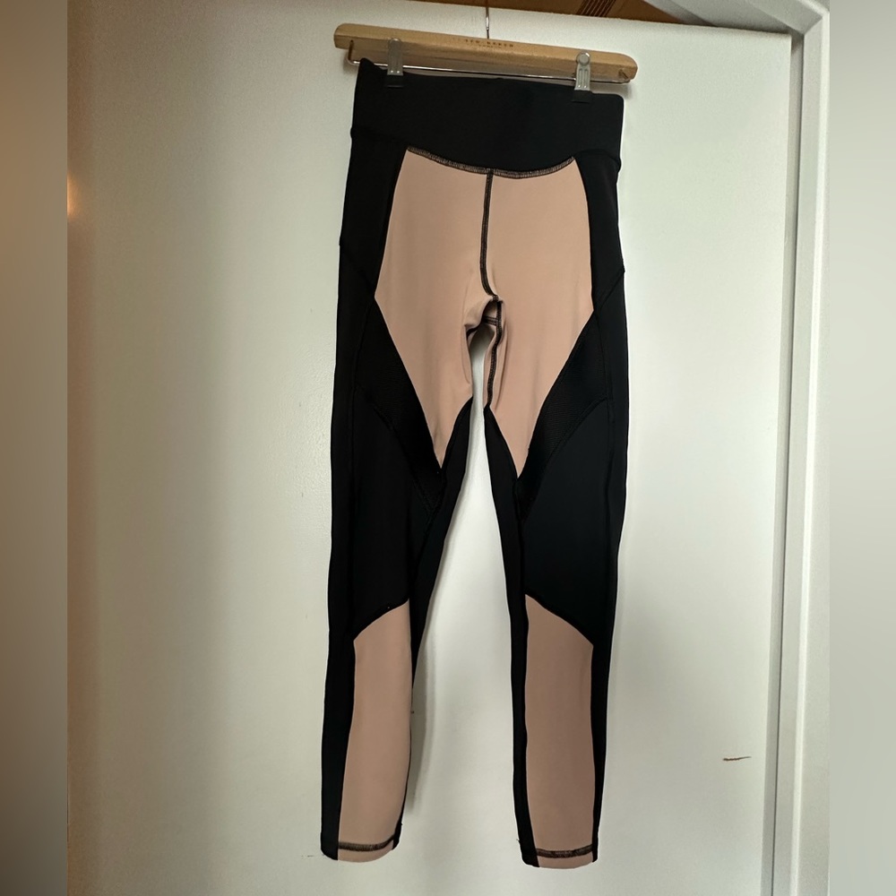 MICHI Axial Nude Pink/Black Leggings Size Small